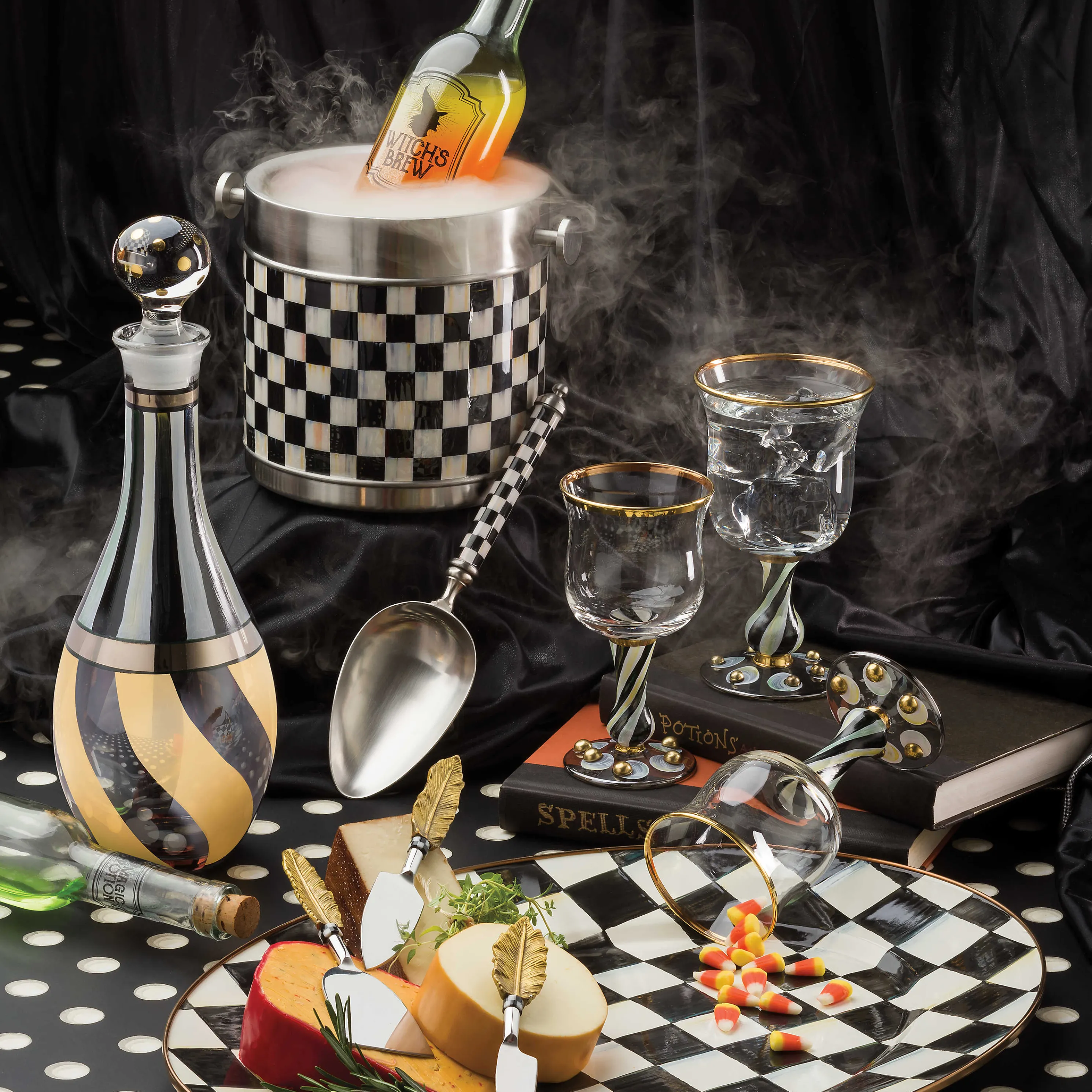 Courtly Check Enamel Oval Platter - Medium