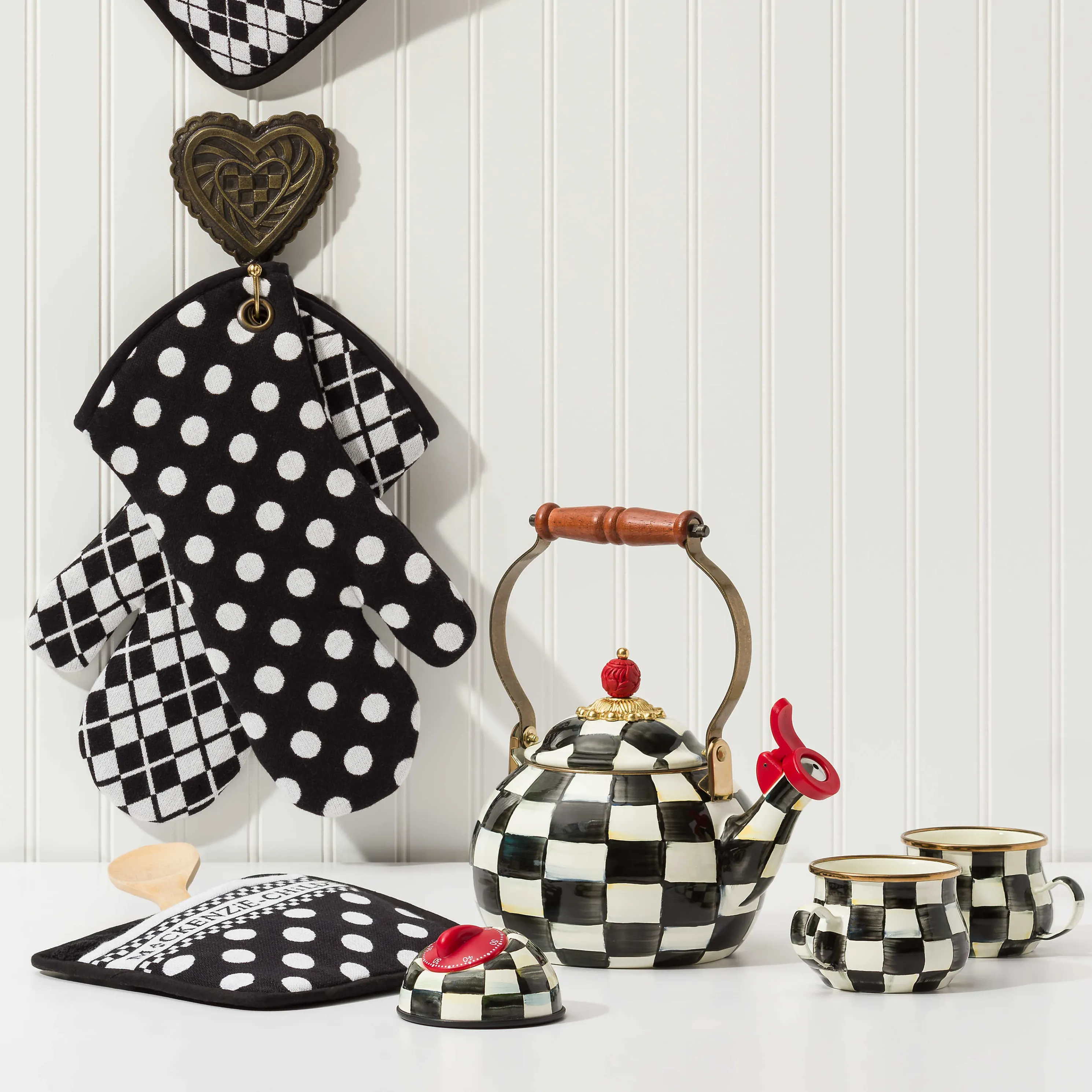 Courtly Check Enamel Teacup