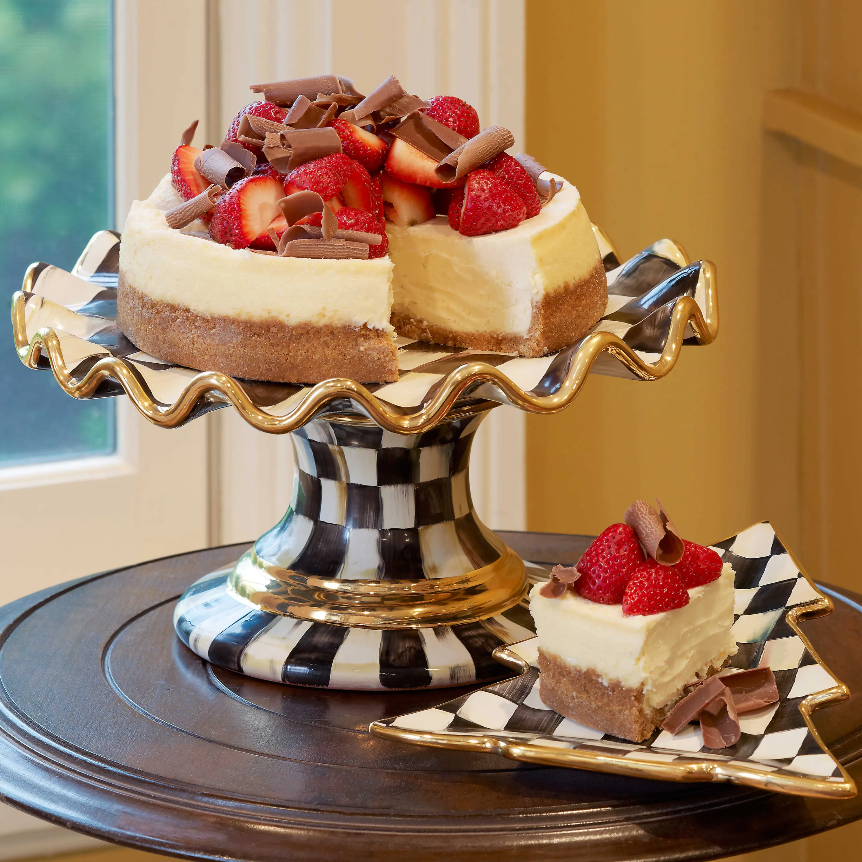 Courtly Check Fluted Cake Stand
