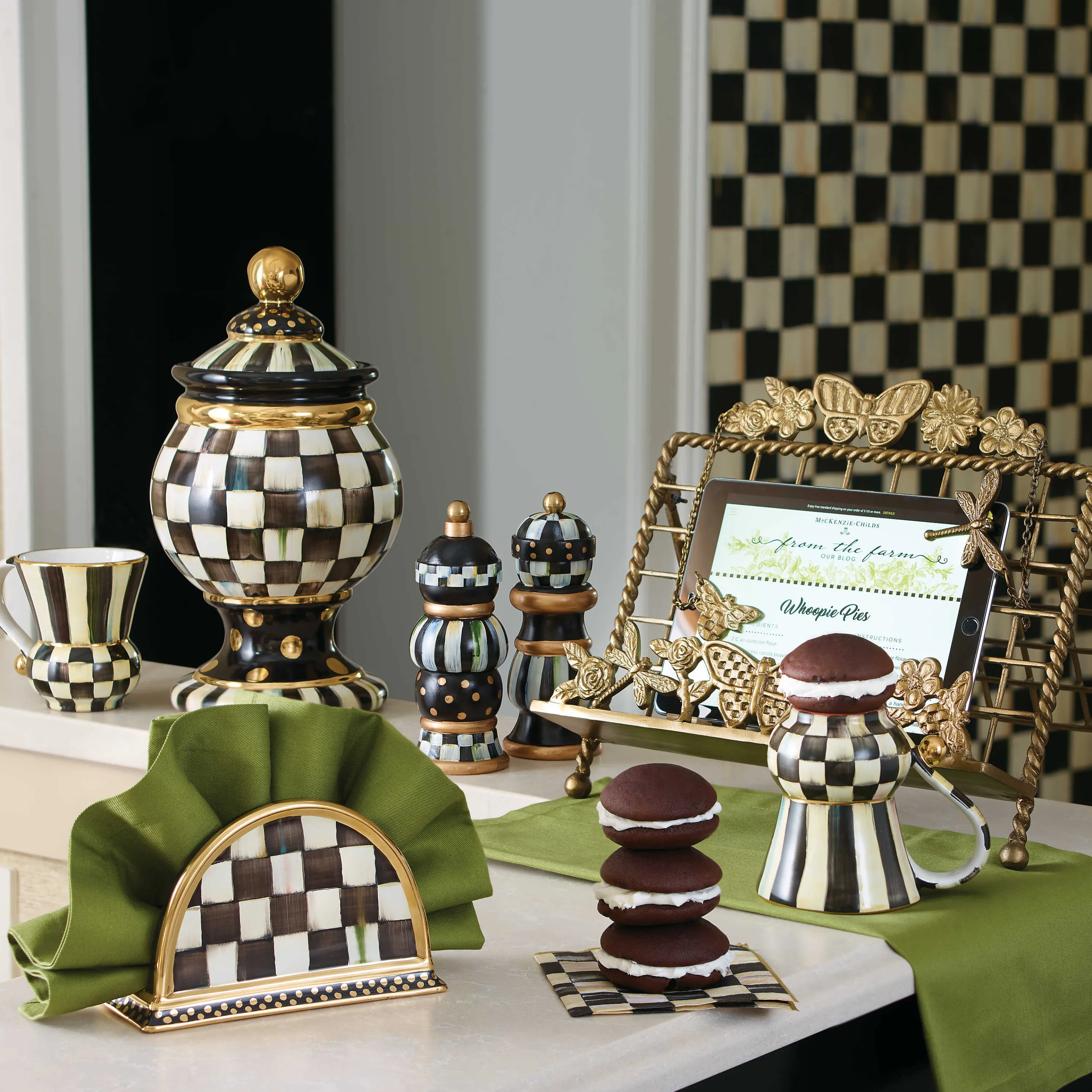 Courtly Check Napkin Holder