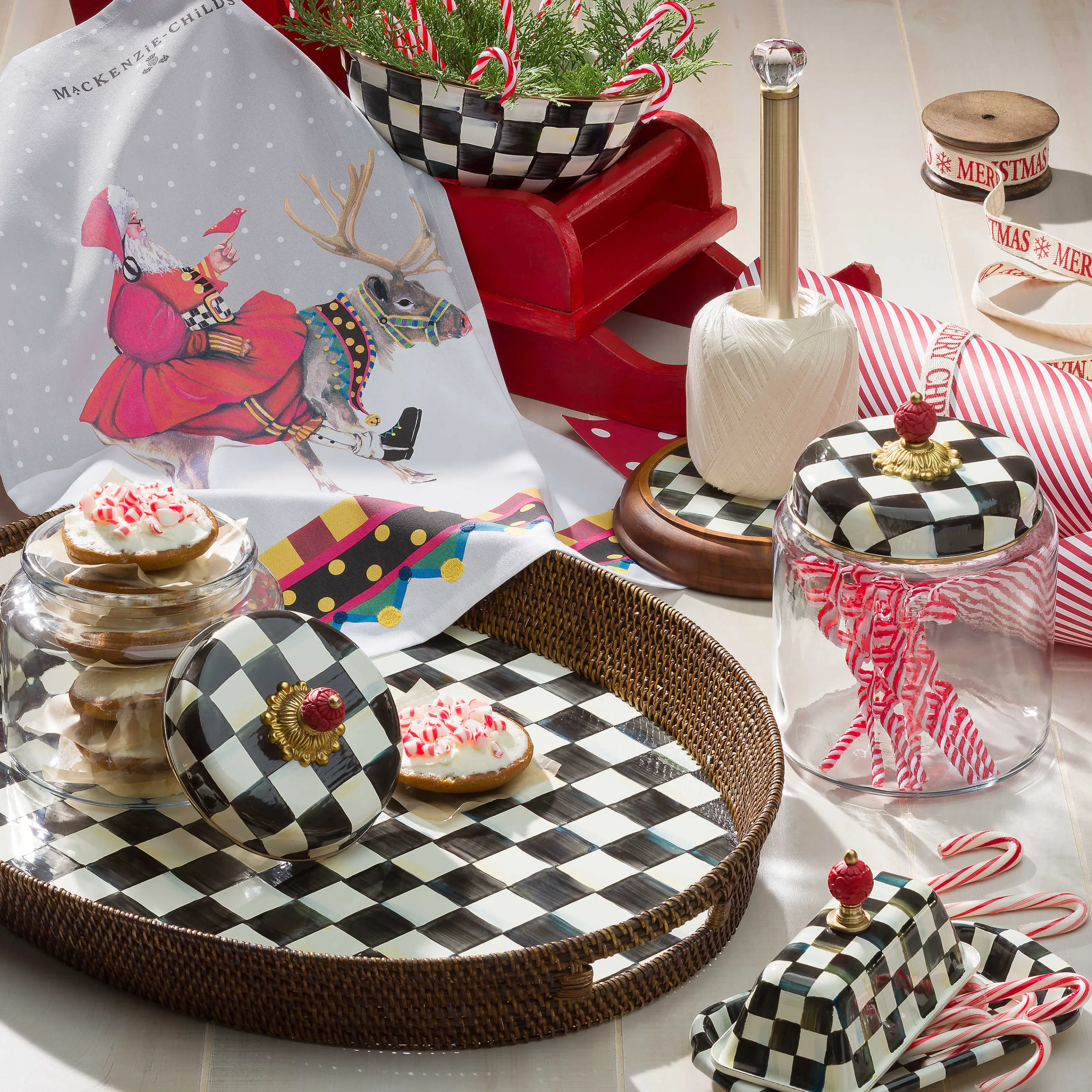 Courtly Check Rattan & Enamel Party Tray