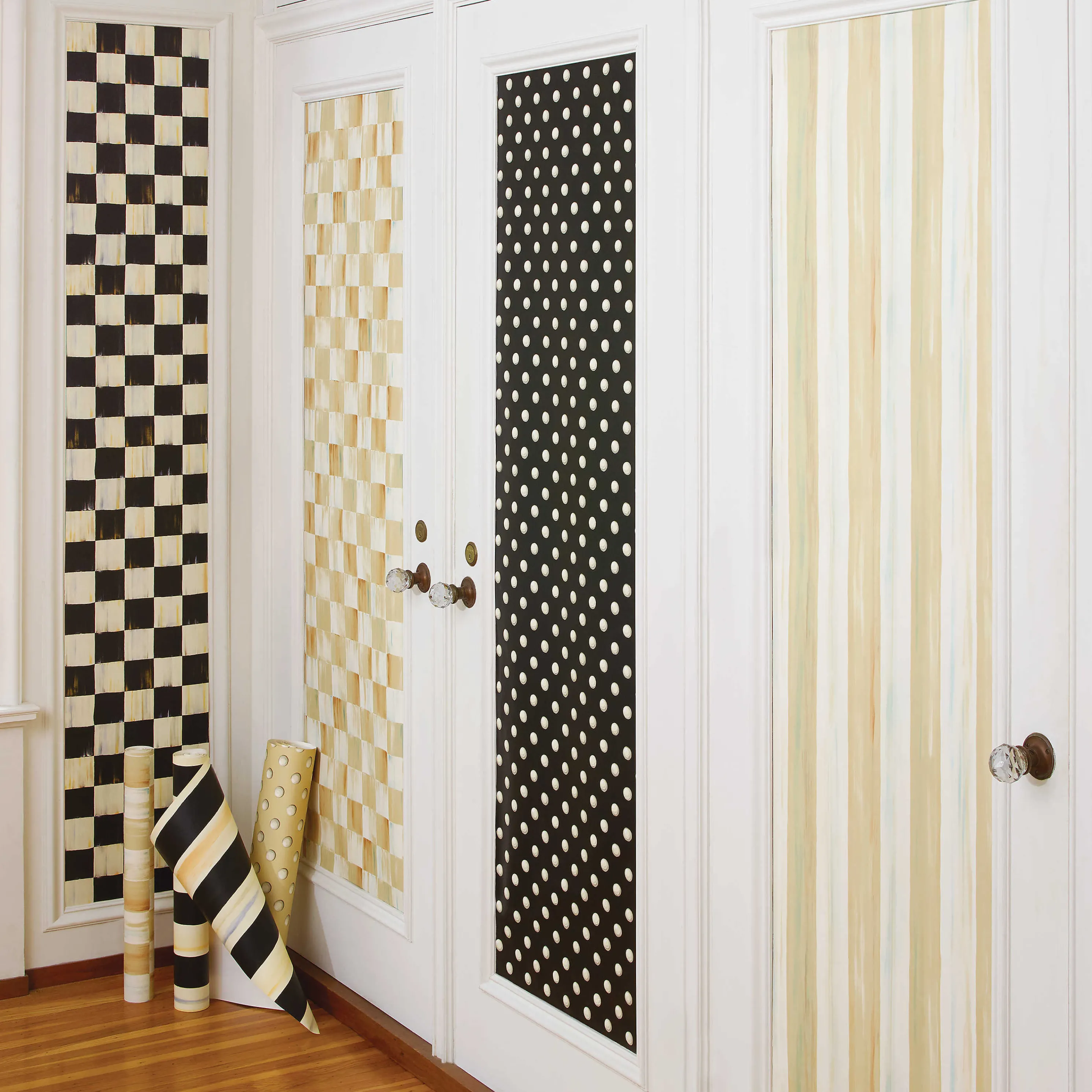 Courtly Check Wallpaper