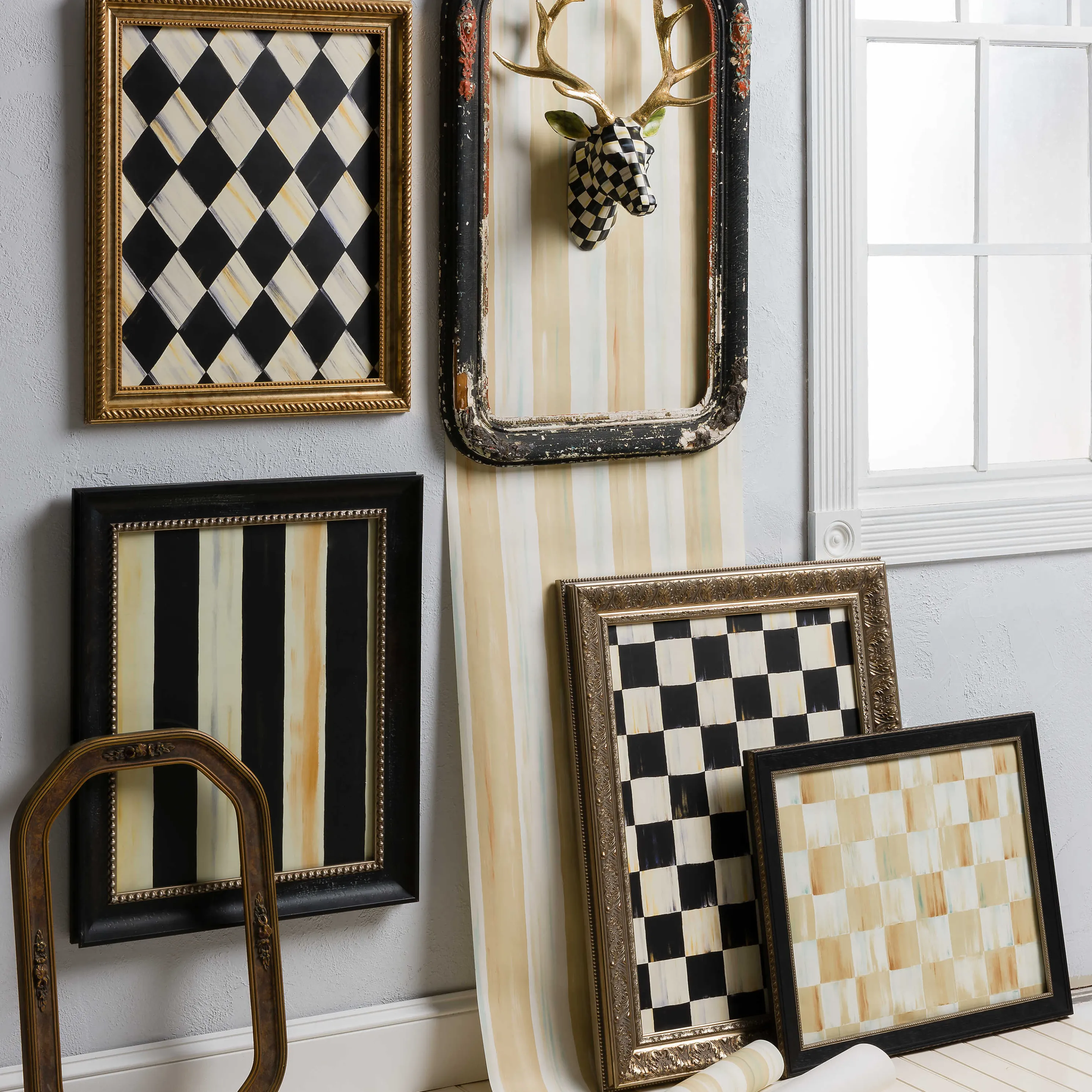 Courtly Harlequin Wallpaper