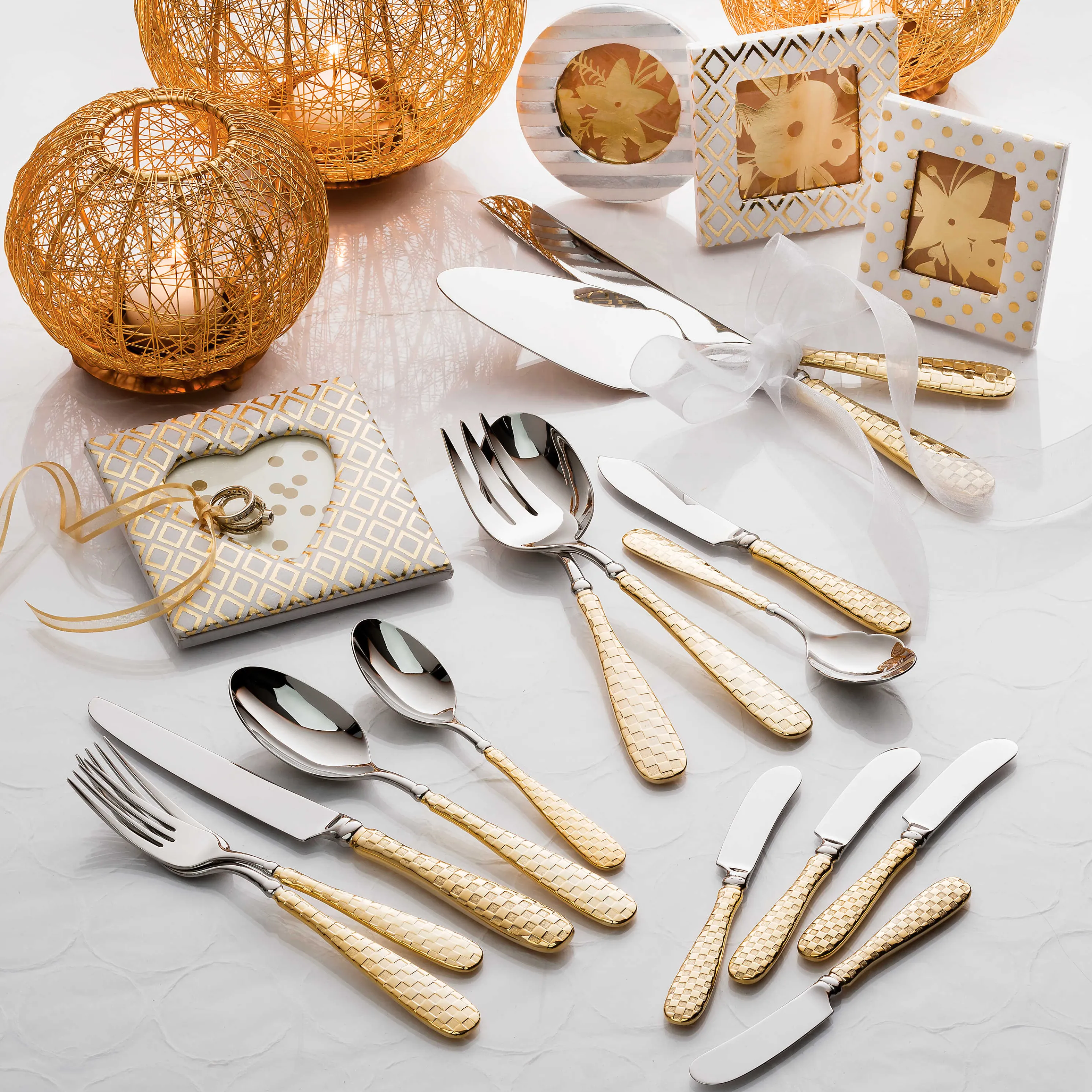 Gold Check Cake Serving Set