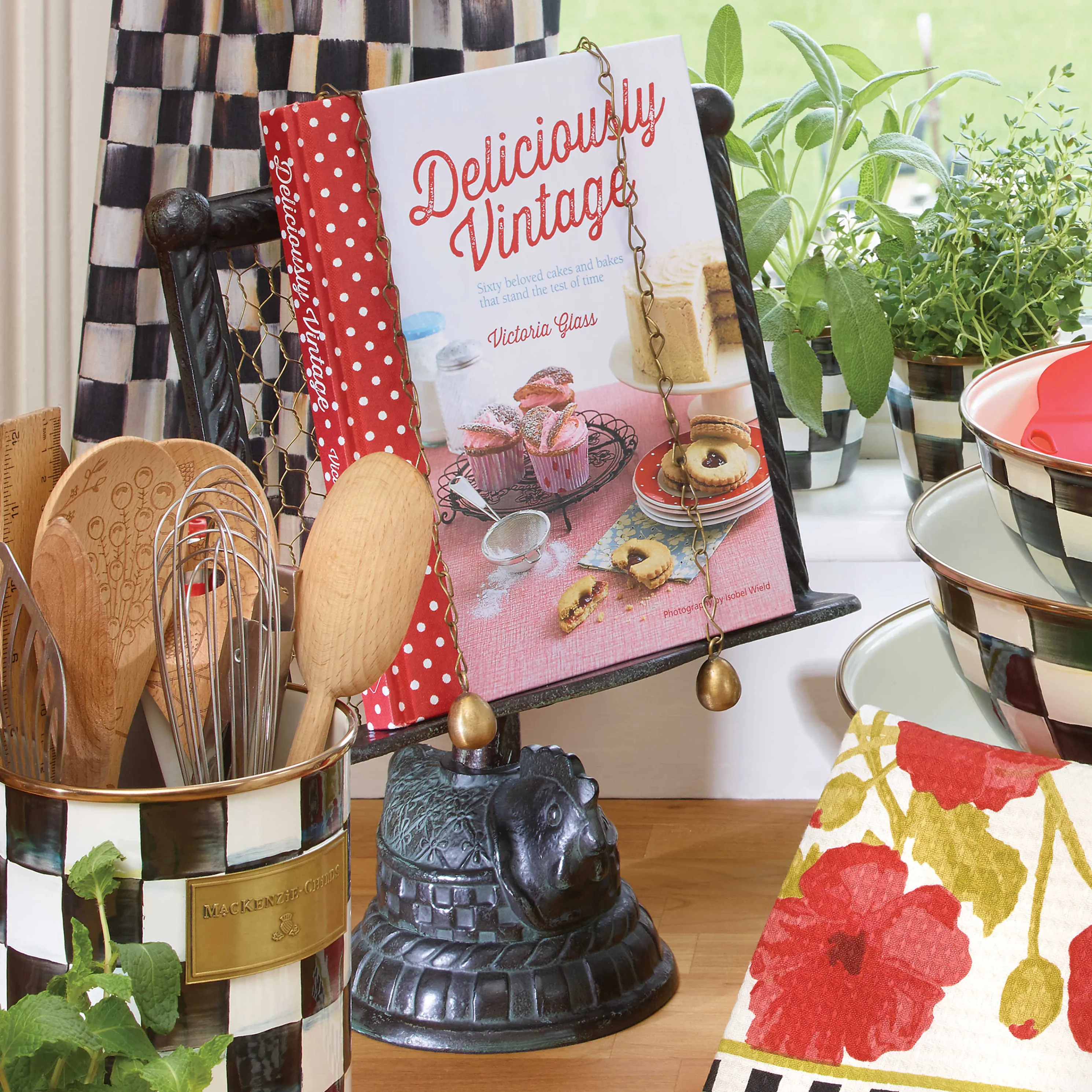 Nesting Chicken Cookbook Stand