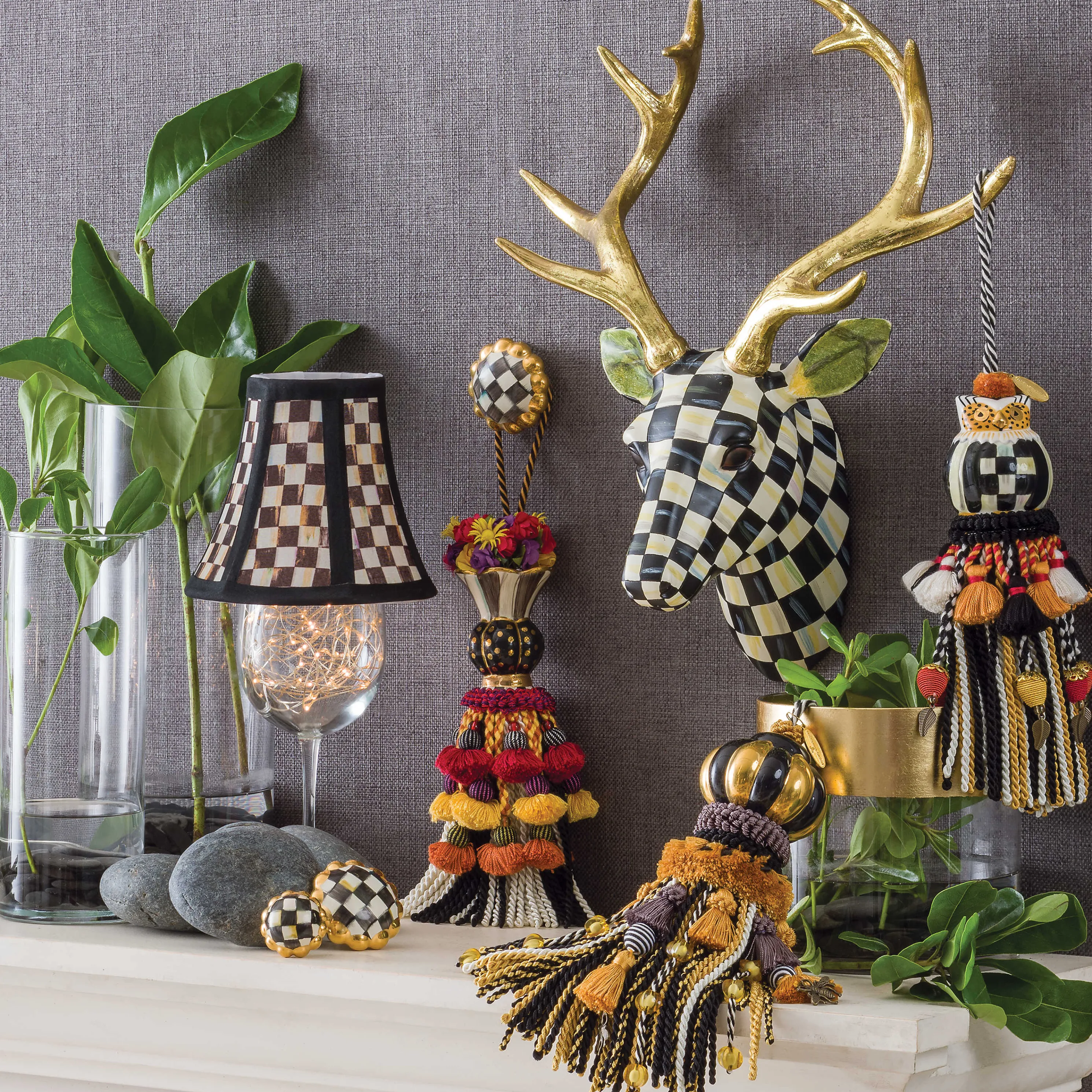 Petit Four Round Knob - Courtly Check