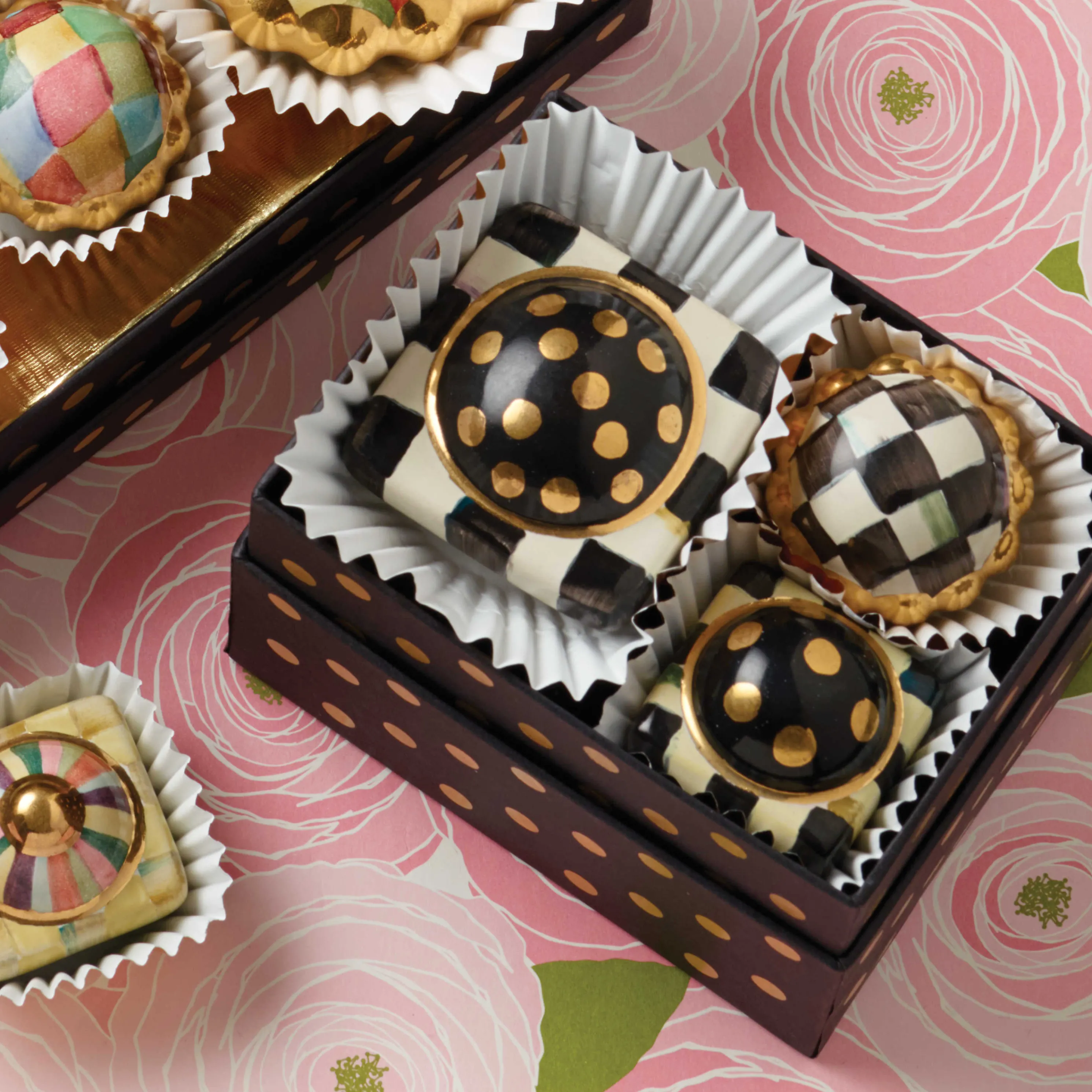 Petit Four Square Knob - Courtly Check