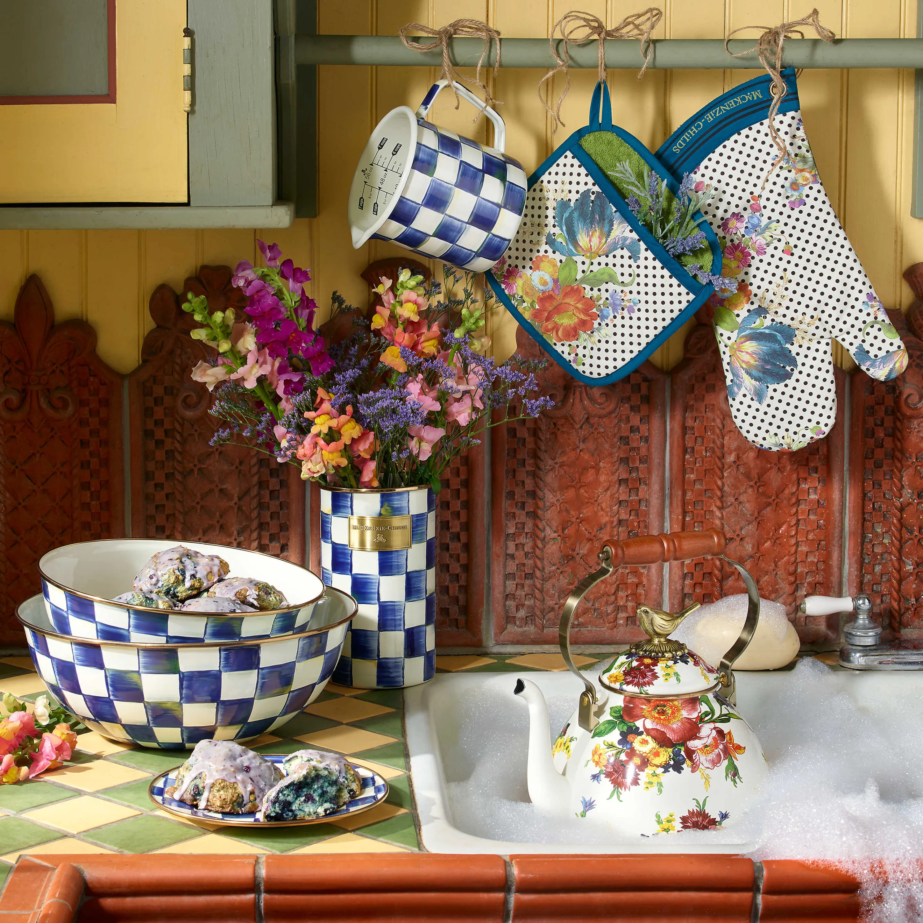 Royal Check Enamel 7 Cup Measuring Cup