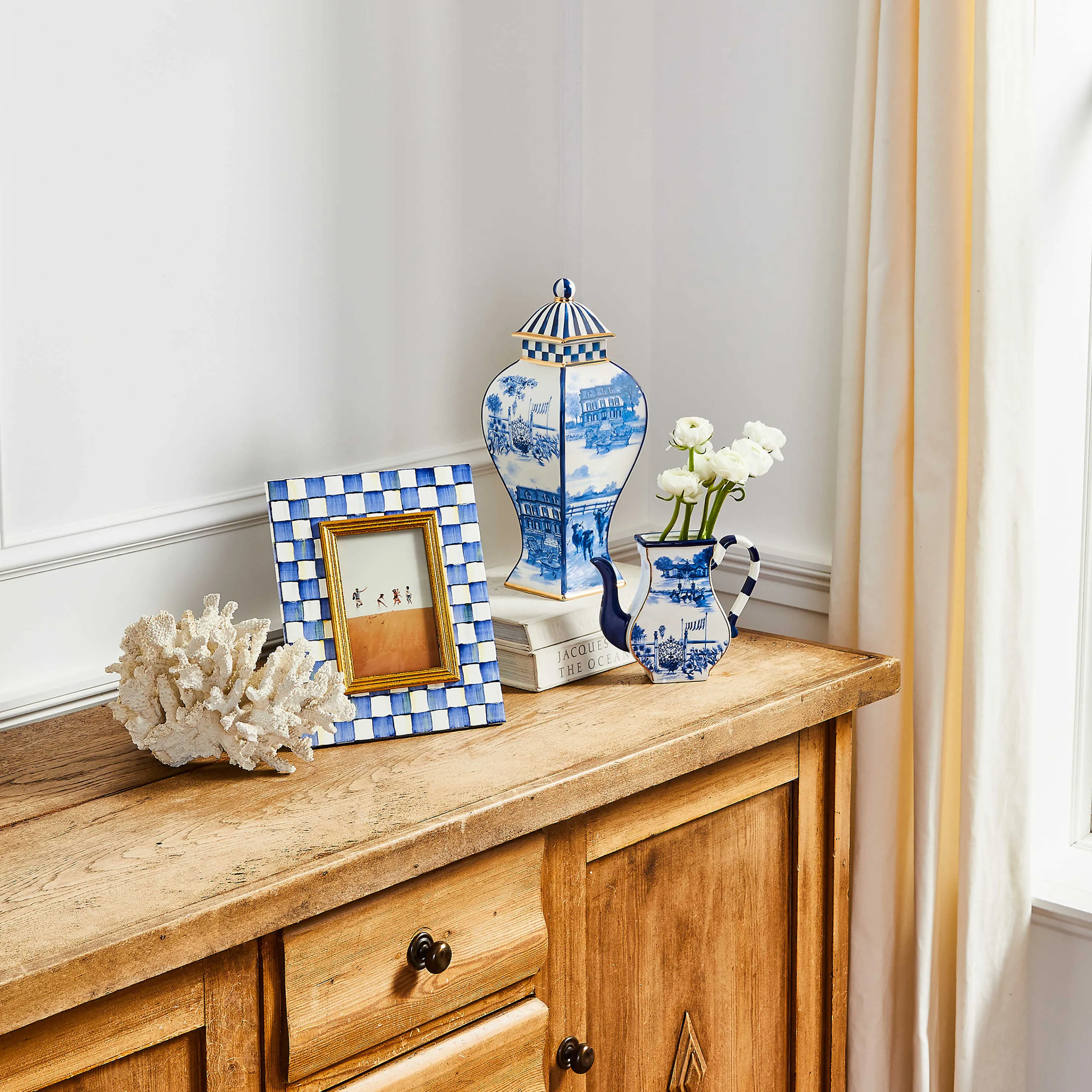 Royal Toile Teapot Vase