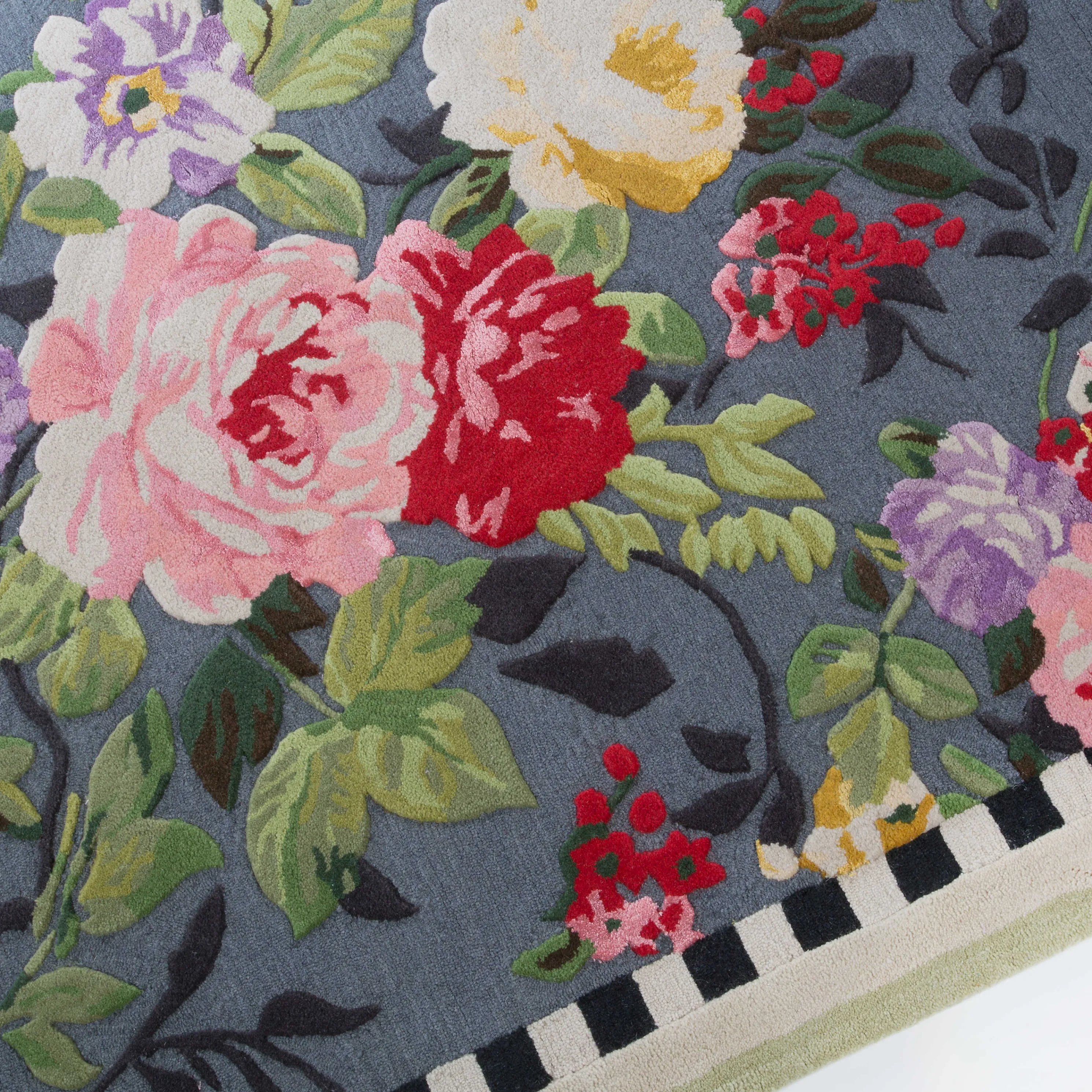 Tudor Rose Rug - 5' X 8'